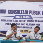 Camat Pulosari Arif Senoaji memimpin Forum Konsultasi Publik peninjauan standar pelayanan publik 2026 di Pendopo Abdi Praja