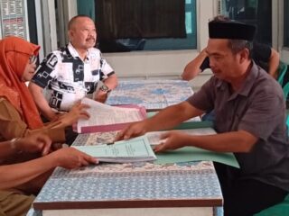 Hari Pertama Pembukaan Pilkades Petarukan: Sukir Resmi Daftar di Desa Petanjungan