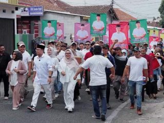 Diterima Warga, Ribuan Masyarakat Antar Walis Erlangga Mendaftar Calon Kepala Desa Randudongkal